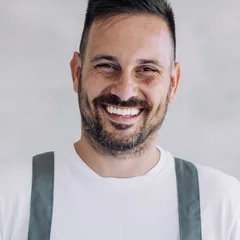 Abdul, Gabelstaplerfahrer